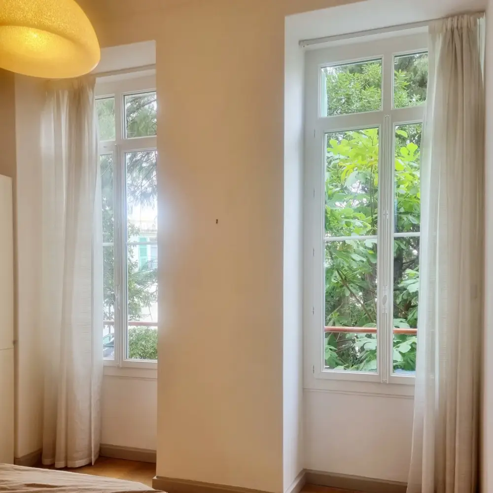fenêtre pvc fausse crémone