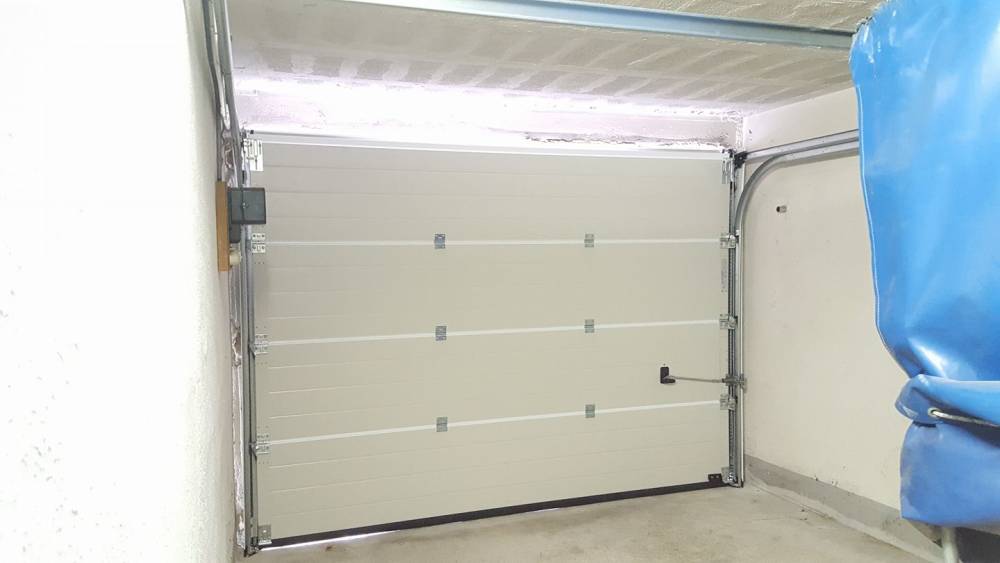 porte garage sectionnelle intérieure