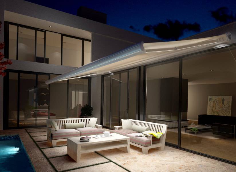 Store-Banne-Coffre-Ultima-avec-éclairage-leds-sur-bras